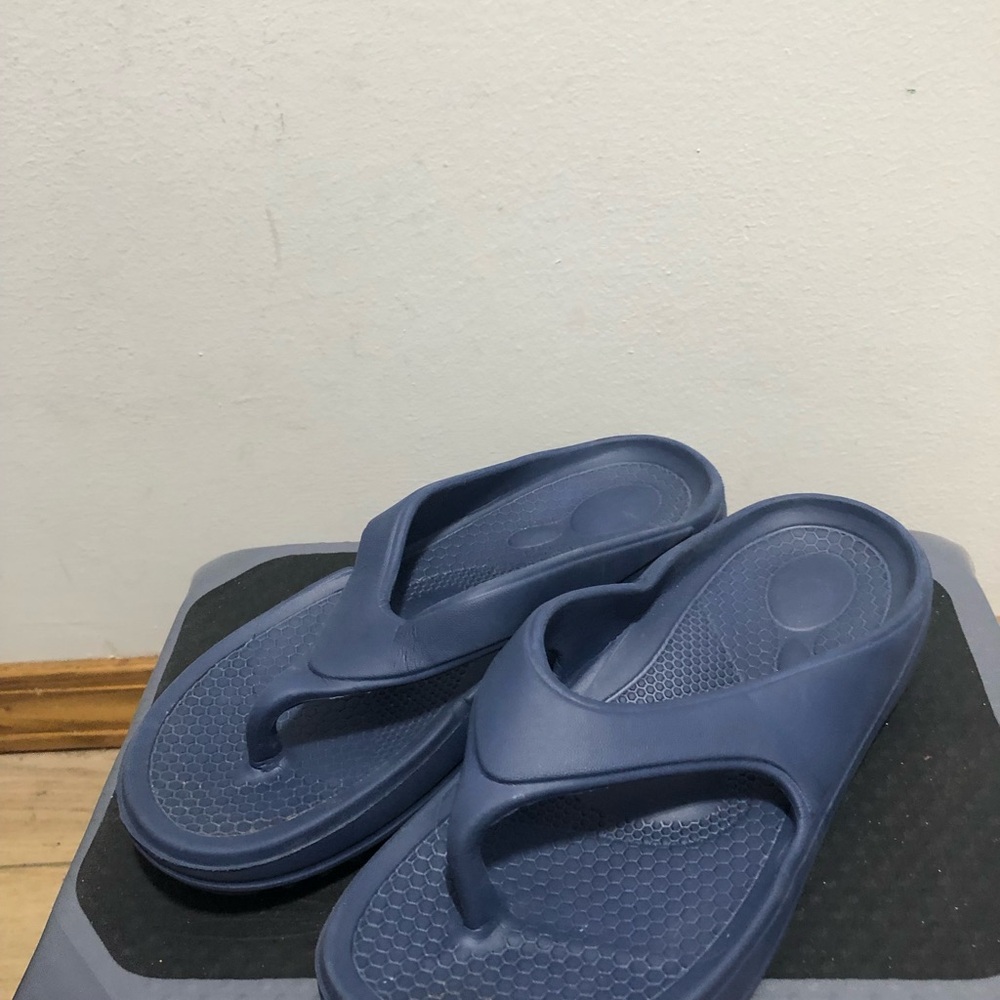 Oofos Look a like Women’s Navy Blue Casual Flip Slide Sandals Size 37/6.5US - Picture 12 of 15